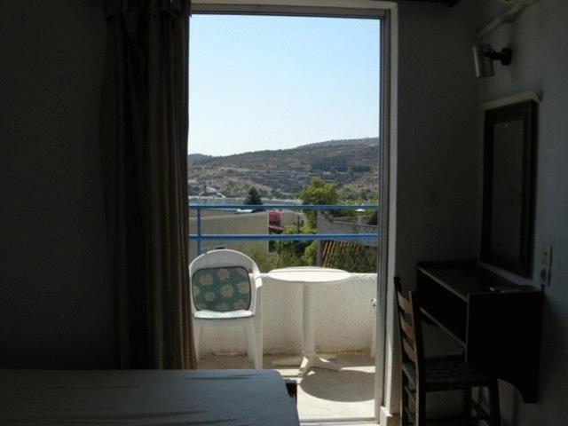 Efrosyni Apartments Agia Marina  Eksteriør billede