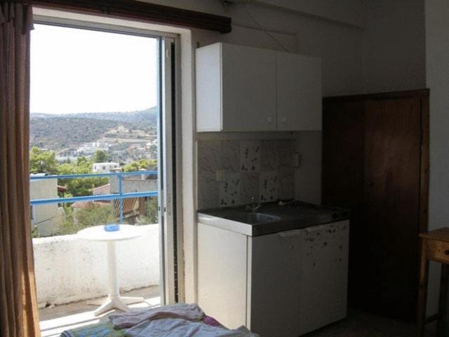 Efrosyni Apartments Agia Marina  Eksteriør billede
