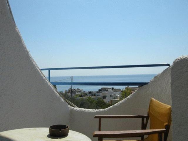 Efrosyni Apartments Agia Marina  Eksteriør billede